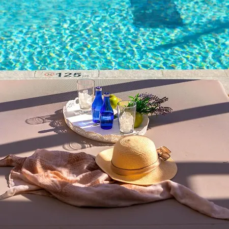 Chrysomare & فندق 5*