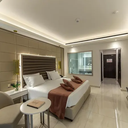 Chrysomare & 5* أيا نابا