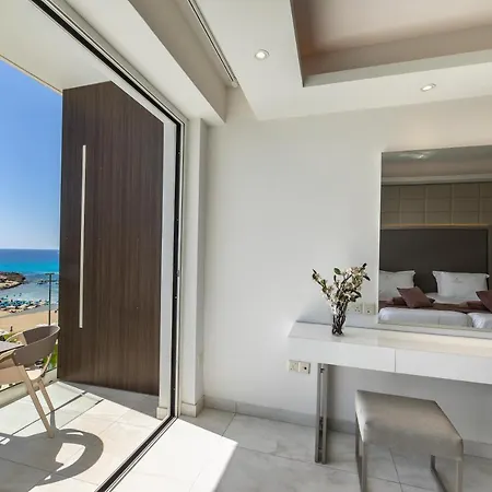 Chrysomare & Hotel 5*