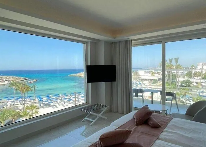 Chrysomare & 5* Ayia Napa