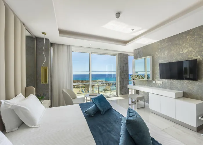 Chrysomare & Hotell Ayia Napa