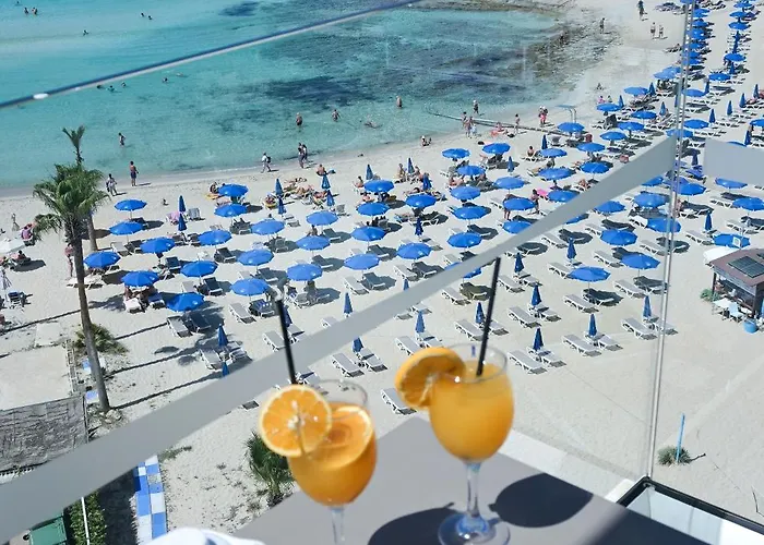 Hotell Chrysomare & 5*