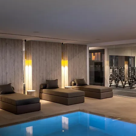 Chrysomare & Hotell 5*