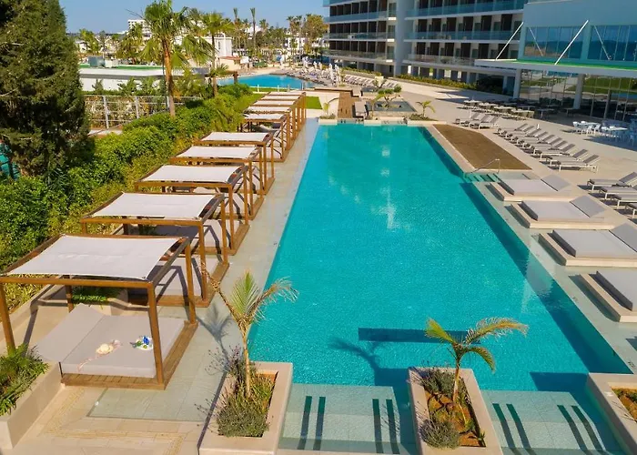 Hotel Chrysomare & 5*